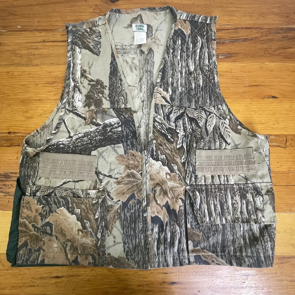 Ozark Trail Hunting Vest Mens Large Camouflage Zip Hiking Fishing‎ Outdoors EUC
